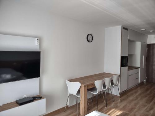 Η κουζίνα ή μικρή κουζίνα στο Apartman Kyjev 2