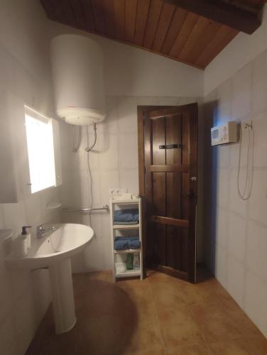 Ένα μπάνιο στο Casa Enry