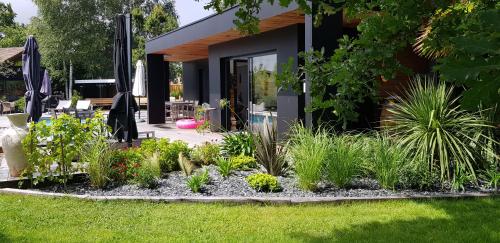 Photo de la galerie de l'établissement Villa intimiste, confortable, bassin d'Arcachon, à Arès