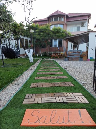 En have udenfor ViiLa s'un sfert