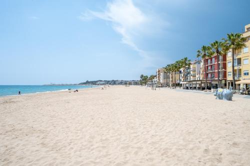 Ein Strand an oder in der Nähe des Ferienhauses