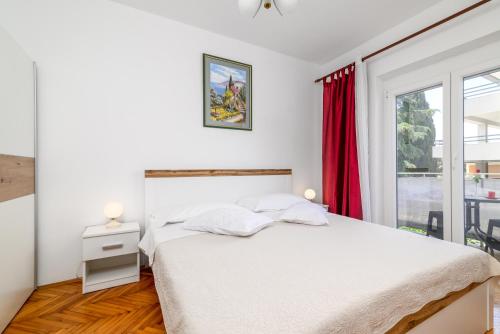Apartments with parking space Rovinj - 19088