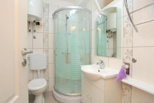 Bilik mandi di Holiday house with a parking space Vela Luka, Korcula - 21165