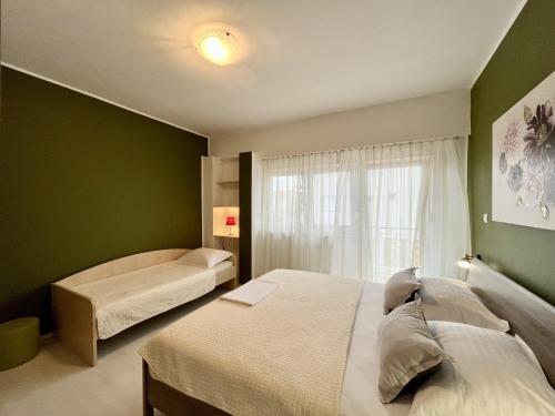 Apartments with parking space Vodice - 21305