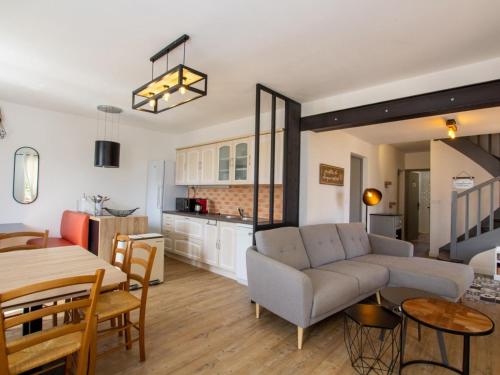 Gîte Rampieux, 4 pièces, 6 personnes - FR-1-616-296