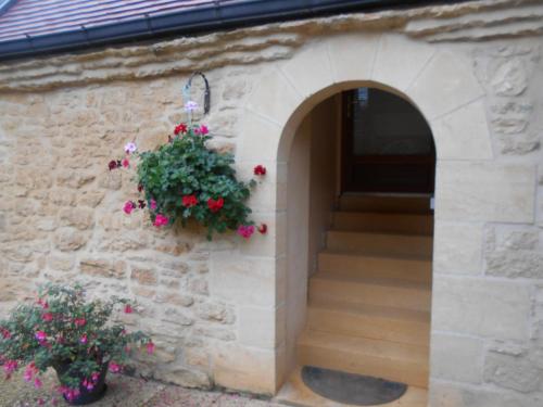 Photo de la galerie de l'établissement Charmant gîte avec jardin, clim, wifi, proche Sarlat et rivière Dordogne, animaux bienvenus - FR-1-616-310, à Carlux