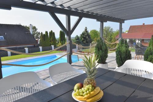 Gallery image of Silver Home Apartman "A" in Balatonalmádi