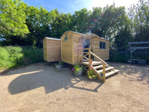 Gallery image of Cosy Double Shepherds Hut In Beautiful Wicklow With Underfloor Heating Throughout in Rathnew