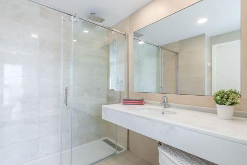 Ένα μπάνιο στο Duplex Moraira