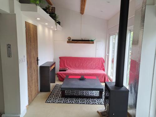 Photo de la galerie de l'établissement Maison lumineuse avec piscine à 10 min d'Aix, à Aix-en-Provence