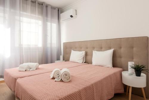 Postel nebo postele na pokoji v ubytování Miral Beachside 2 - by HD Properties