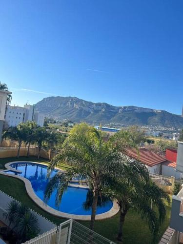 Casa Lilia con piscina y garaje