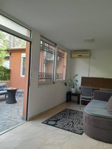 Χώρος καθιστικού στο Angelia Apartment