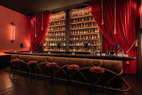 Salone o bar di The Barcelona EDITION