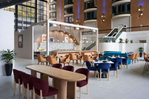 Sheraton Pittsburgh Hotel at Station Square Image