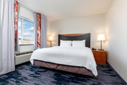 Postel nebo postele na pokoji v ubytování Fairfield Inn & Suites by Marriott Spearfish