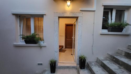 Gallery image of Stone House Apartments Didini Dvori Lumbarda in Lumbarda