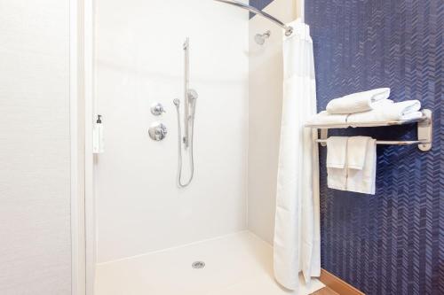 Ванная комната в Fairfield Inn by Marriott North Little Rock