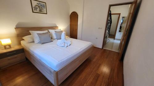 Gallery image of Stone House Apartments Didini Dvori Lumbarda in Lumbarda