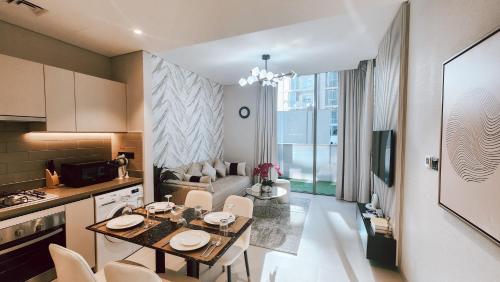 STAY BY LATINEM Luxury 1BR Holiday Home CV A103 near Burj Khalifa