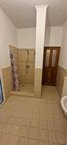 Koupelna v ubytování villa κούκος