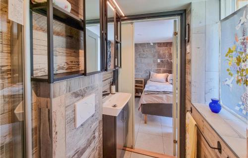 Koupelna v ubytování 2 Bedroom Nice Apartment In Bohus-malmn