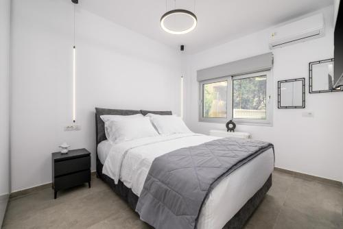 Aetherius Executive Suite 5 Min to BEACH