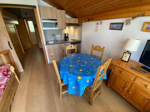 Charmant appartement à Châtel près des pistes et du lac, avec balcon - 25m², parking inclus