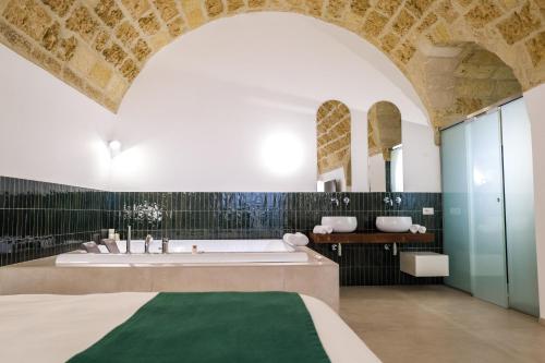 A bathroom at Casa Minerva - Suite e Relax