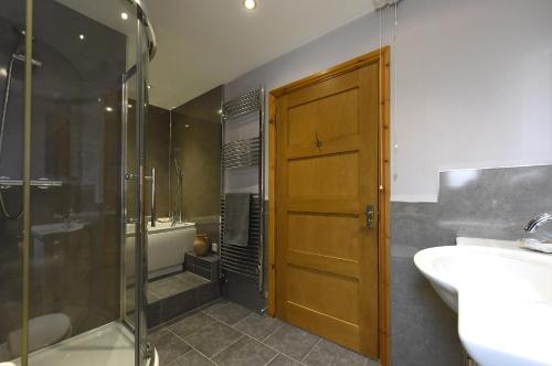 Ένα μπάνιο στο Tranquil Cornish retreat close to Port Isaac beaches and moor