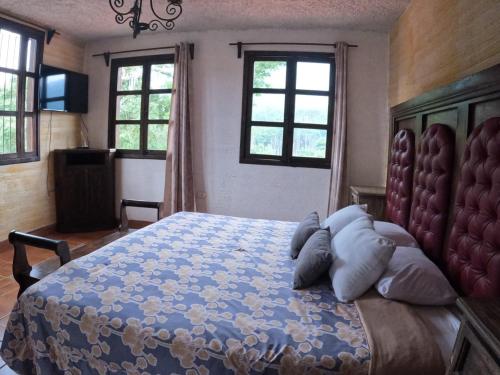 Gambar di galeri bagi Hotel El Mirador Anexo 1 di Santa Lucía Milpas Altas
