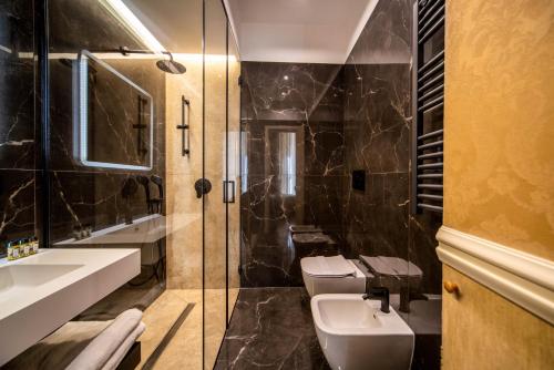 Royal Caracciolo Historic Palace Apartment - Via dei Tribunali
