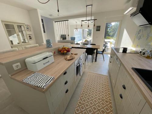 Dapur atau dapur kecil di Lemon beach house