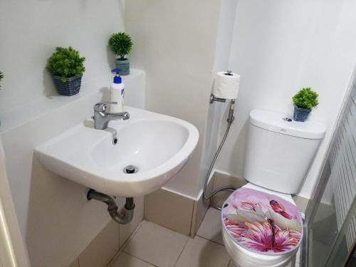 Koupelna v ubytování 2Bedrooms Staycation in Tagaytay