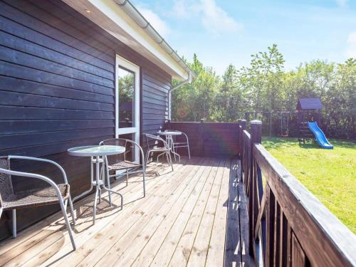 Κήπος έξω από το 10 person holiday home in Løgstør-By Traum