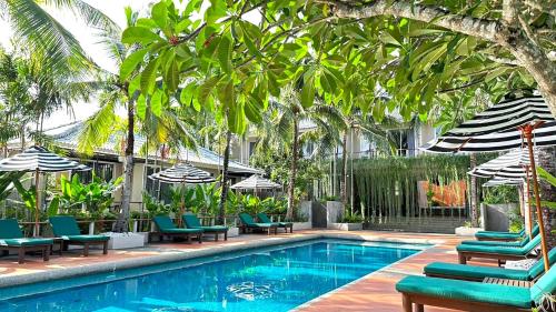 สระว่ายน้ำที่อยู่ใกล้ ๆ หรือใน Signature Phuket Resort SHA Plus