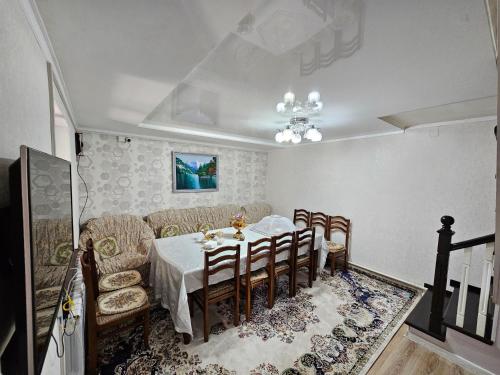 Posezení v ubytování Guest House Tenir Too