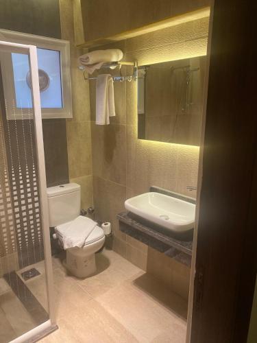 Φωτογραφία από το άλμπουμ του Green House Hotel σε As Suways