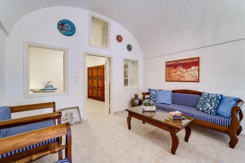 Gallery image of Star Cactus Traditional Cave Suite with Jacuzzi in Mesaria