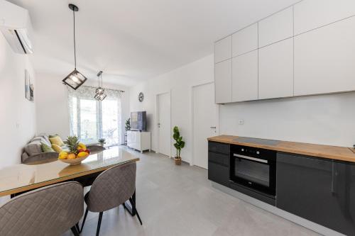 Virtuvė arba virtuvėlė apgyvendinimo įstaigoje Apartment Castrum Split