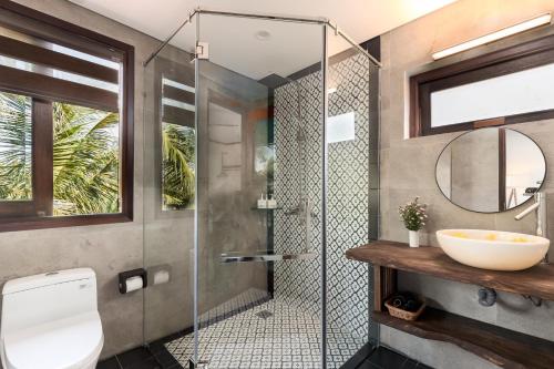 Phòng tắm tại Mayci Hội An - Palmview Boutique Hotel