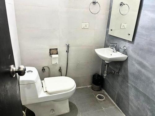 Ένα μπάνιο στο Hotel Hirapanna