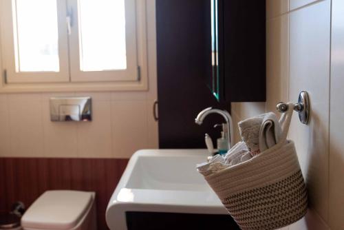 Φωτογραφία από το άλμπουμ του Glamour beautique villa στις Αχαρνές