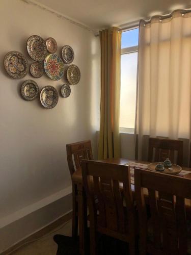 タンジェにあるCozy apartment in Tangerのダイニングルーム