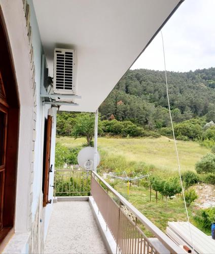 Nespecifikovaný výhled na hory nebo výhled na hory při pohledu z apartmánu