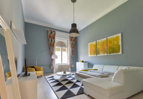 Posedenie v ubytovaní Dohany Design Apartments