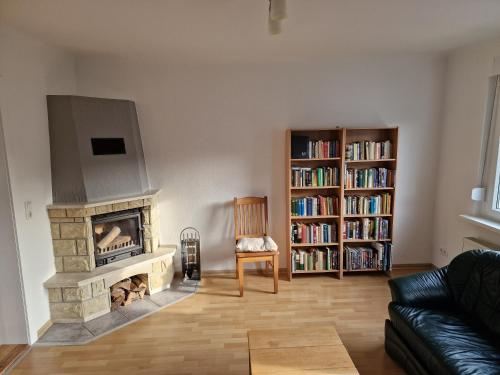 Perpustakaan di apartmen