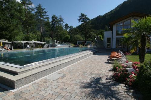 Der Swimmingpool an oder in der Nähe von Schwimmbad Camping Mössler