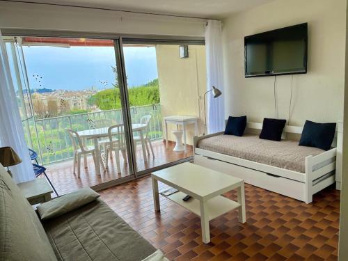 Photo de la galerie de l'établissement Studio Terrasse Piscine à Sainte-maxime, à Sainte-Maxime
