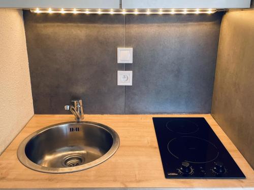 Photo de la galerie de l'établissement Studio Terrasse Piscine à Sainte-maxime, à Sainte-Maxime